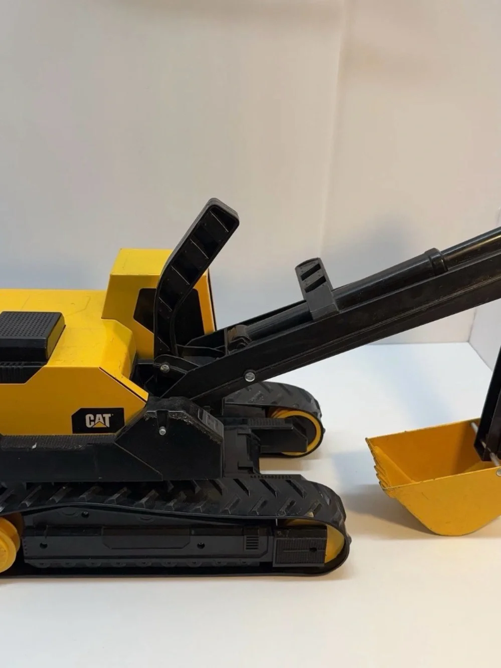 Bruder cat excavator